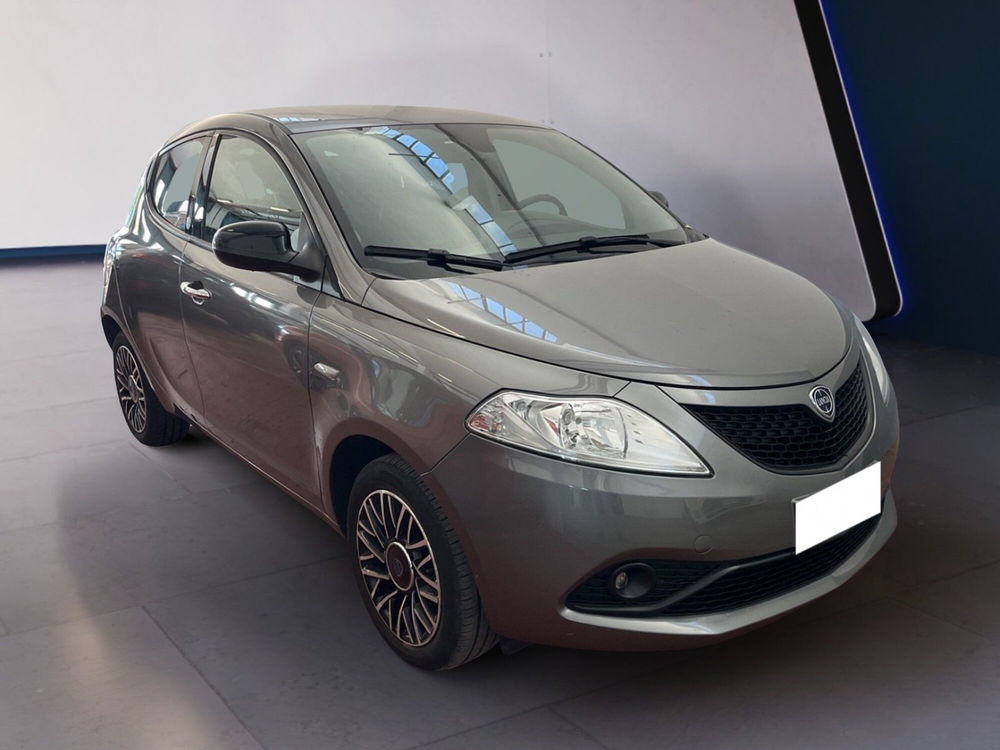 Lancia Ypsilon usata a Torino (2)