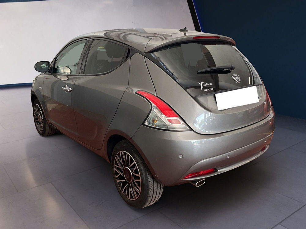 Lancia Ypsilon usata a Torino (4)