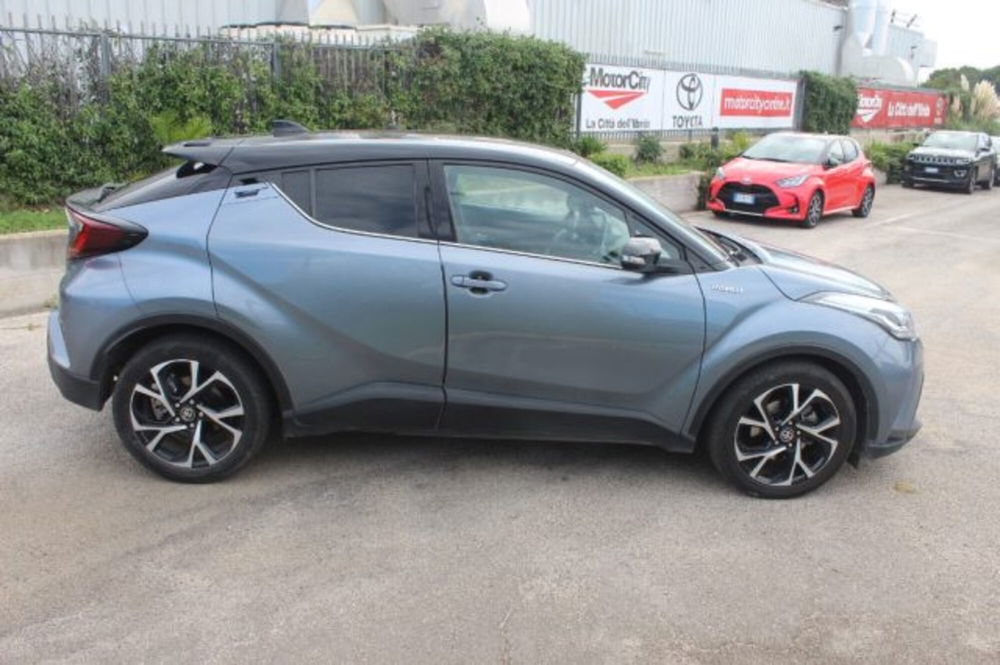 Toyota Toyota C-HR usata a Roma (14)