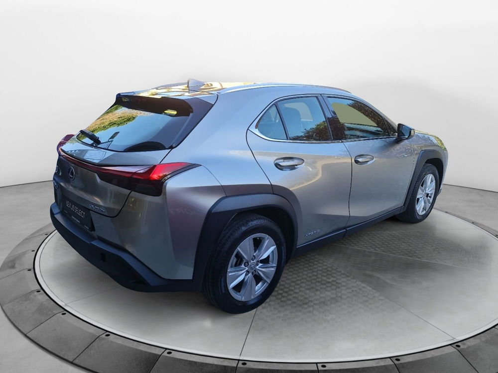 Lexus UX usata a Bologna (6)