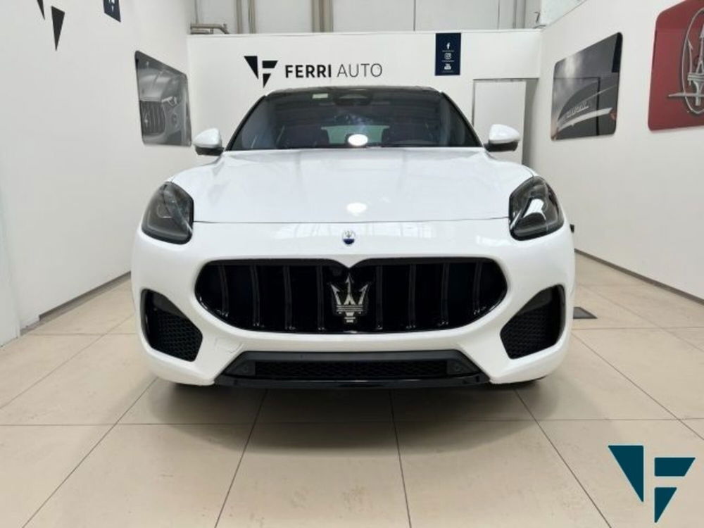 Maserati Grecale nuova a Udine (3)