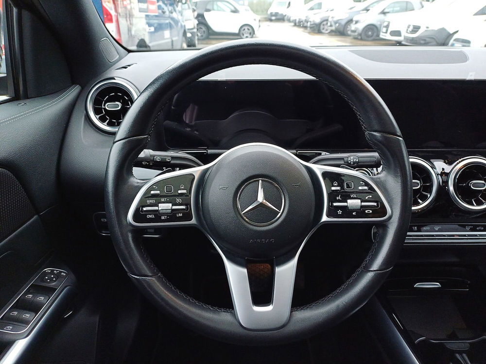 Mercedes-Benz GLA SUV usata a Genova (17)