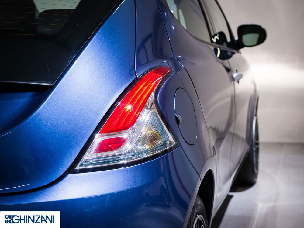 Lancia Ypsilon nuova a Bergamo (17)