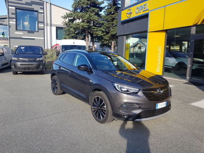 Opel Grandland X 1.6 Hybrid Plug-in aut. AWD Ultimate  del 2021 usata a Saint-Christophe