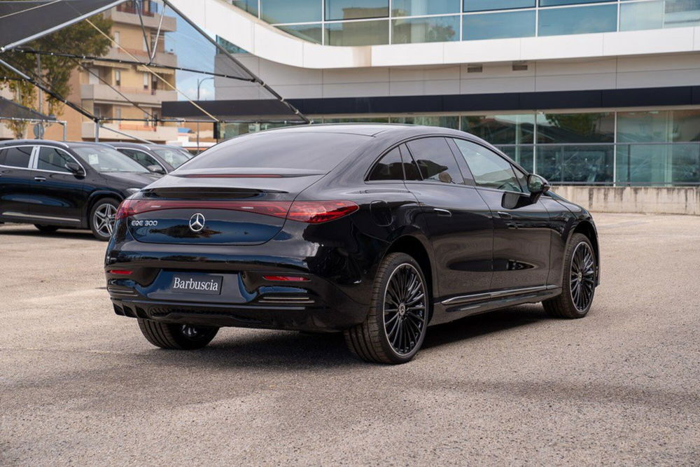 Mercedes-Benz EQE nuova a Pescara (4)