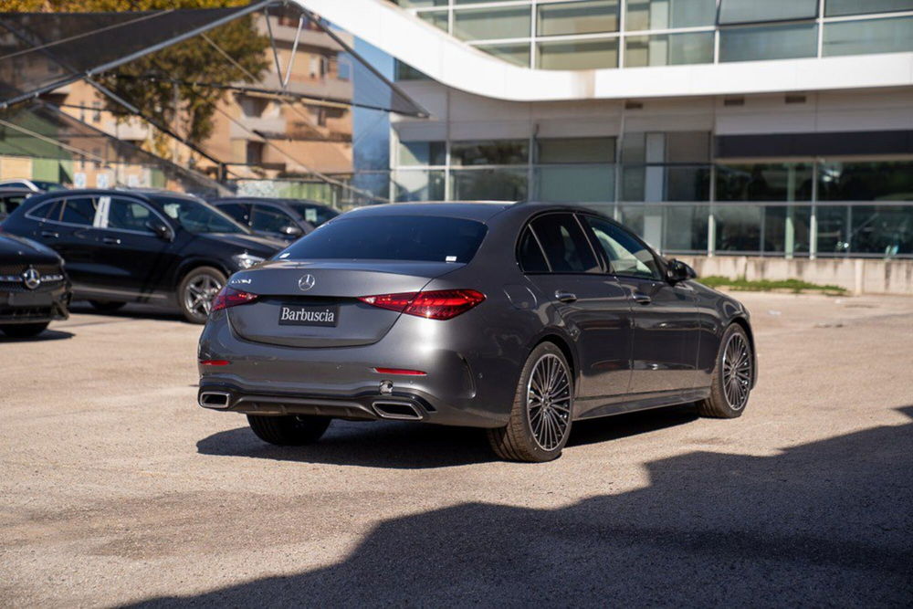 Mercedes-Benz Classe C nuova a Pescara (4)