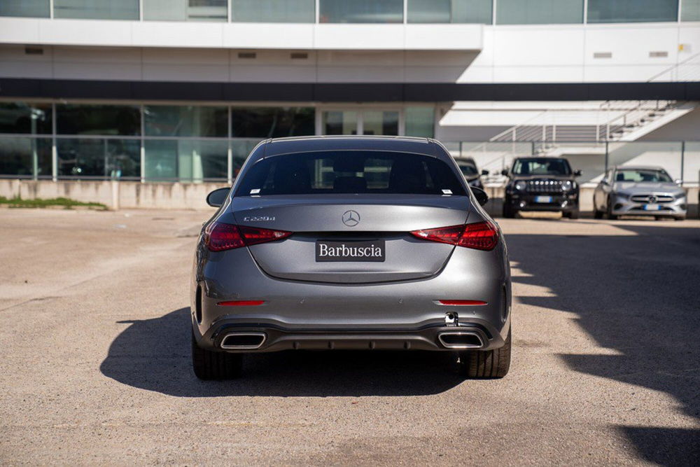 Mercedes-Benz Classe C nuova a Pescara (5)