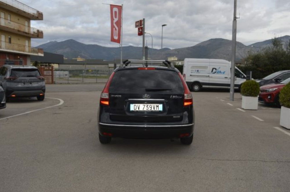 Hyundai i30 Station Wagon nuova a Latina (6)