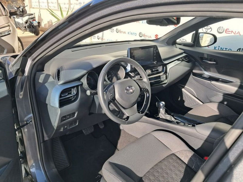 Toyota Toyota C-HR usata a Cagliari (13)