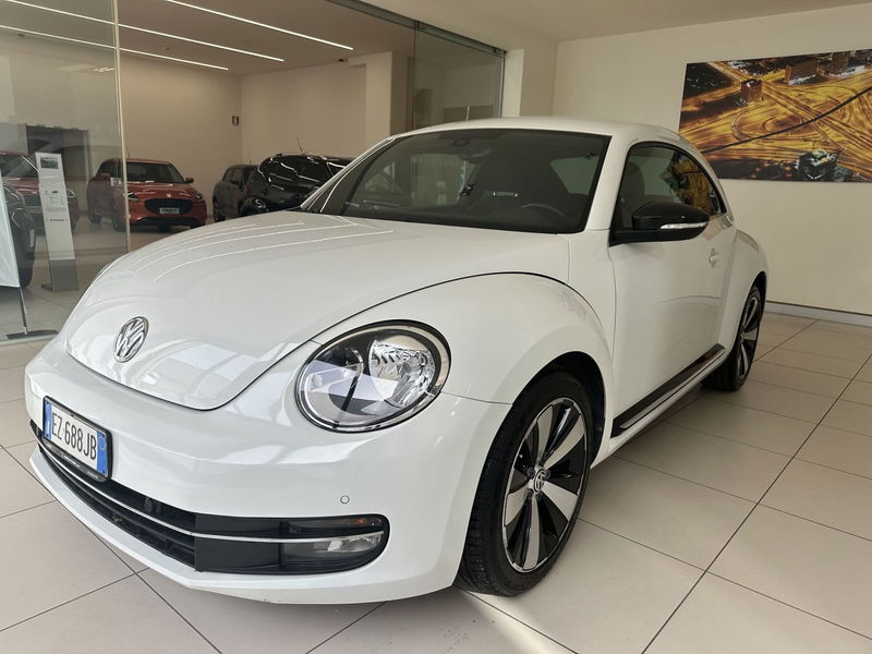 Volkswagen Maggiolino 2.0 TDI Design BlueMotion Technology  del 2015 usata a Latina