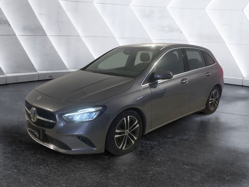 Mercedes-Benz Classe B 180 d Progressive Advanced Plus auto del 2023 usata a Napoli