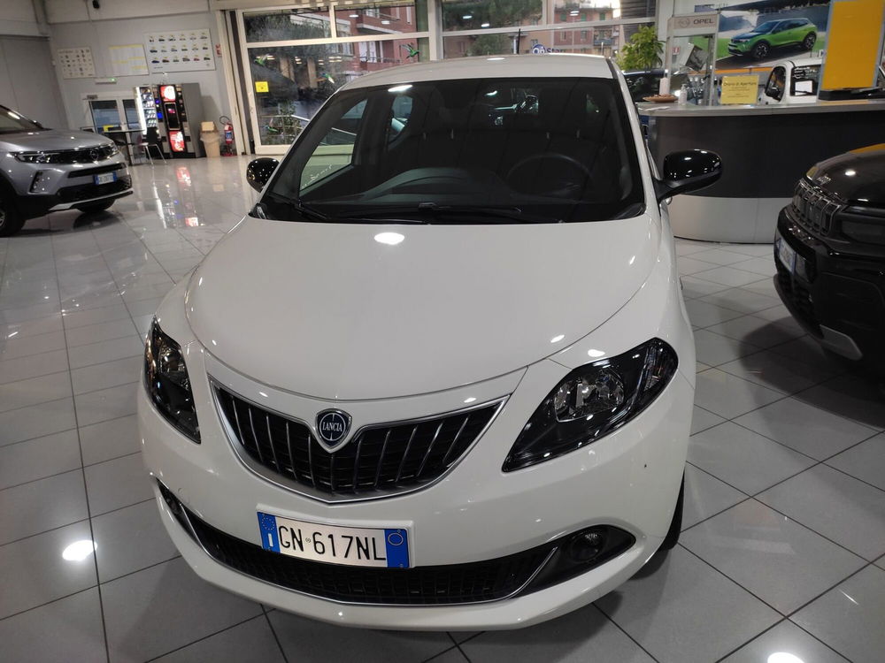 Lancia Ypsilon usata a Prato (2)