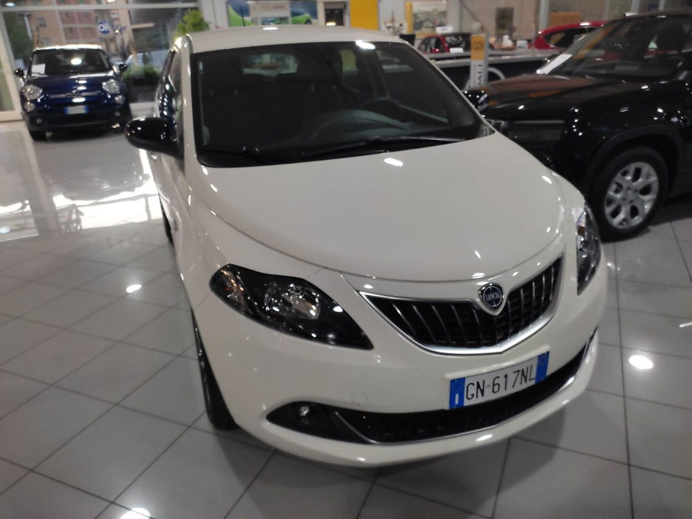 Lancia Ypsilon usata a Prato (3)