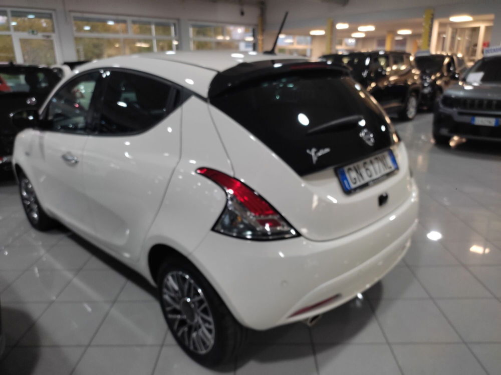 Lancia Ypsilon usata a Prato (7)