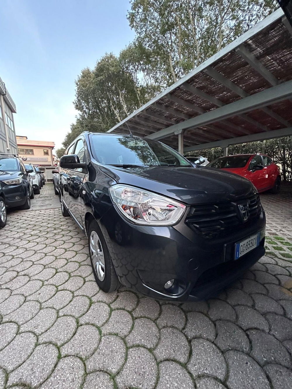 Dacia Lodgy usata a Firenze (6)