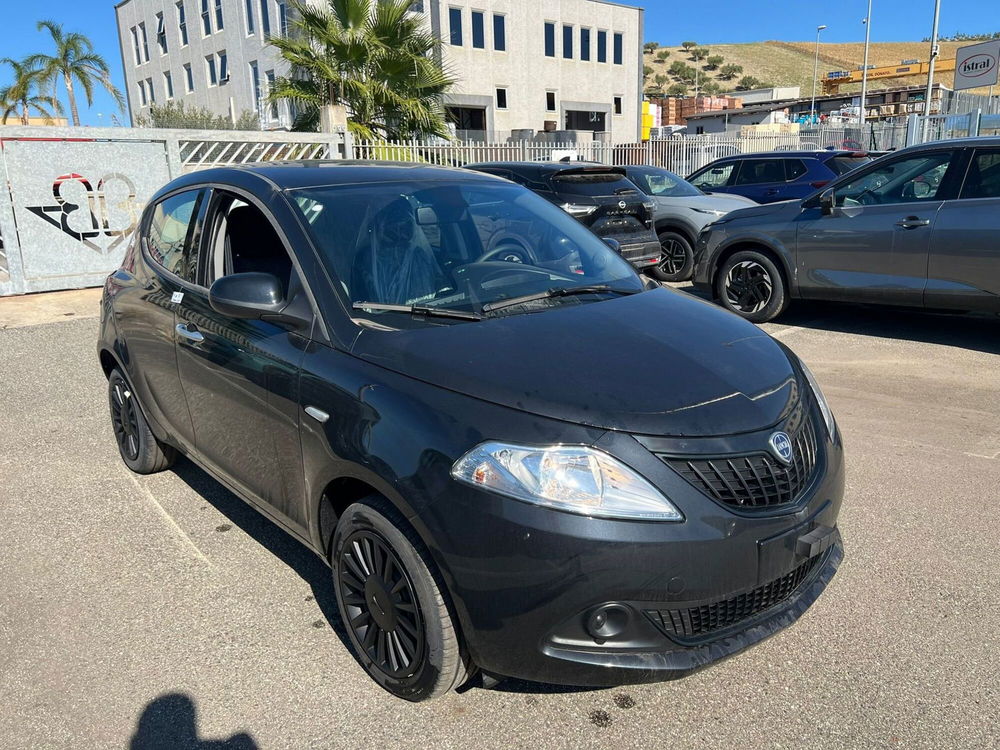 Lancia Ypsilon nuova a Catanzaro (2)