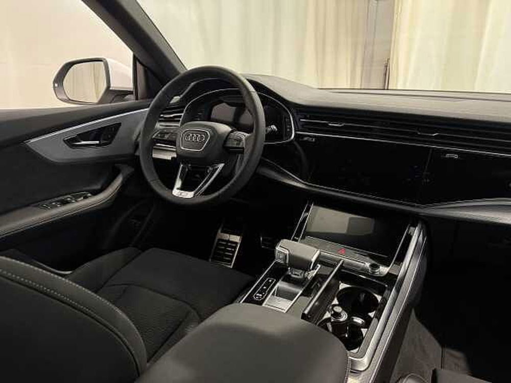 Audi Q8 nuova a Genova (6)