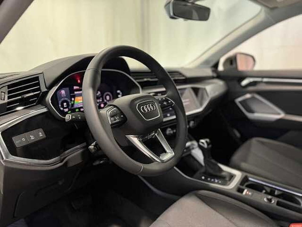 Audi Q3 Sportback nuova a Genova (10)