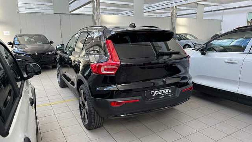 Volvo XC40 nuova a Milano (5)