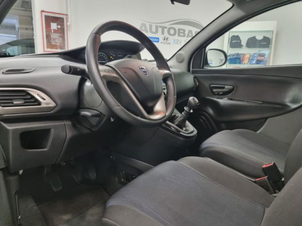 Lancia Ypsilon usata a Brescia (11)