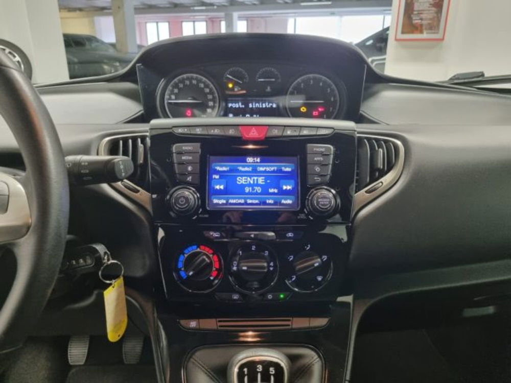 Lancia Ypsilon usata a Brescia (14)