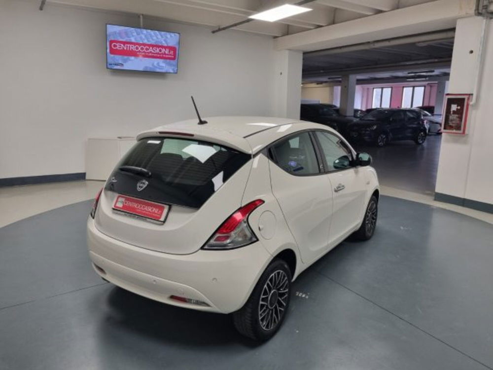 Lancia Ypsilon usata a Brescia (7)