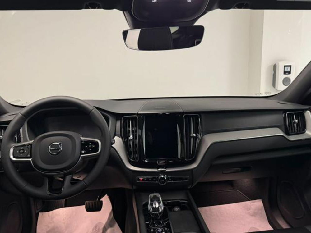 Volvo XC60 nuova a Como (12)