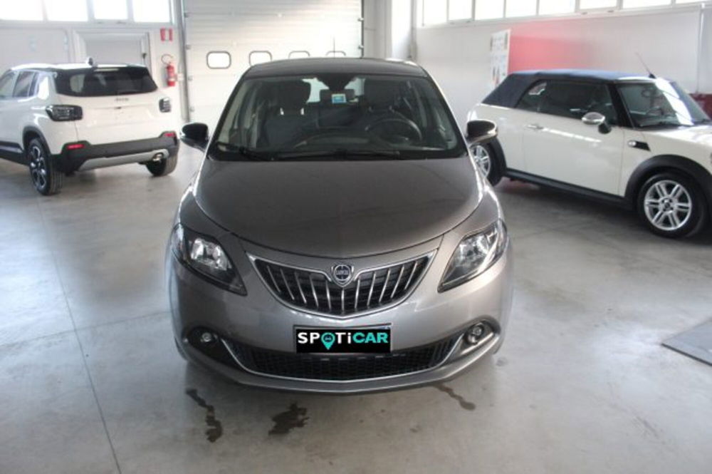 Lancia Ypsilon usata a Terni (2)