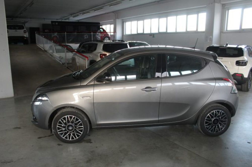 Lancia Ypsilon usata a Terni (3)