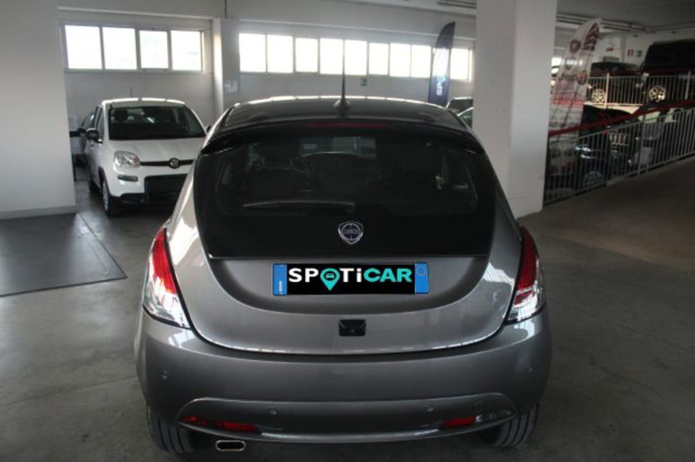 Lancia Ypsilon usata a Terni (5)