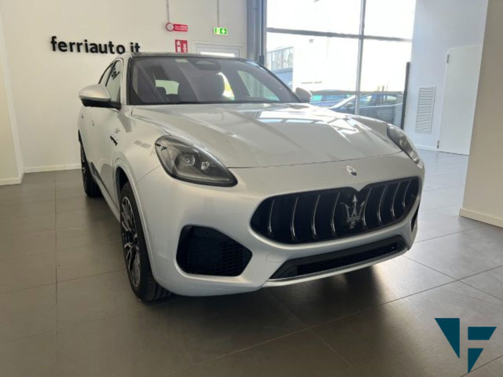 Maserati Grecale nuova a Udine (4)