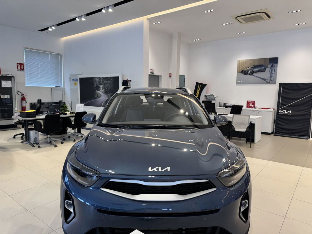 Kia Stonic nuova a La Spezia (2)