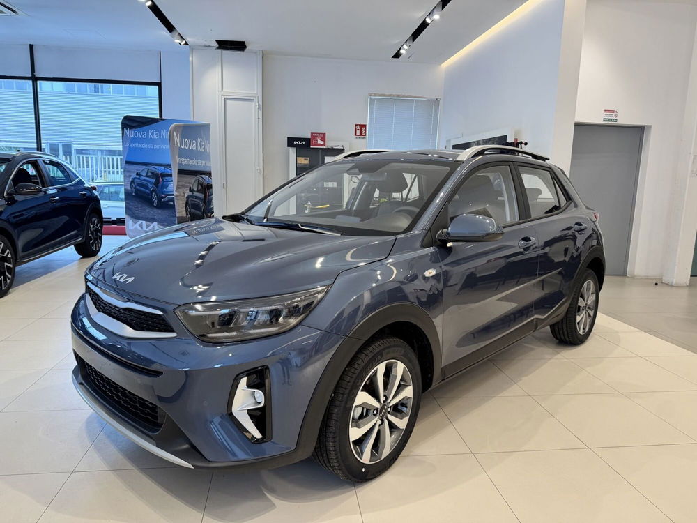 Kia Stonic nuova a La Spezia (3)