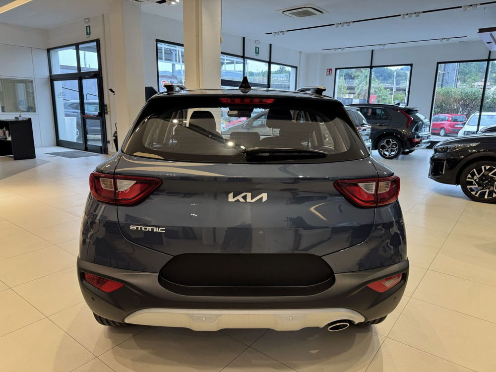 Kia Stonic nuova a La Spezia (6)