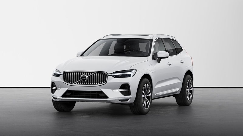 Volvo XC60 T6 Recharge AWD Plug-in Hybrid automatico Plus Bright nuova a Como