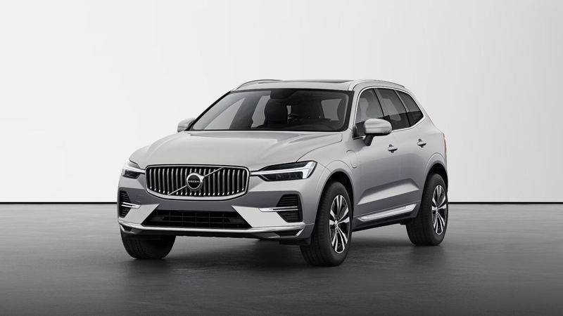 Volvo XC60 T6 Recharge AWD Plug-in Hybrid automatico Plus Bright nuova a Como