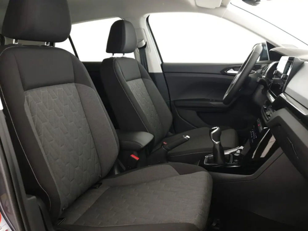 Volkswagen T-Cross nuova a Lecco (7)