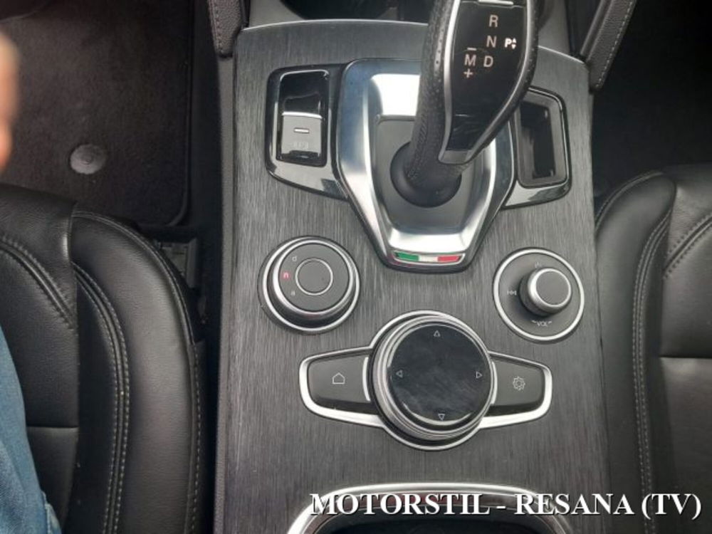 Alfa Romeo Stelvio usata a Treviso (5)