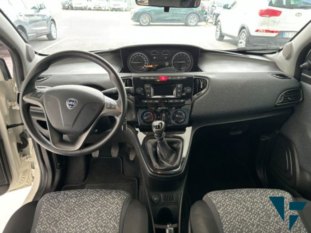 Lancia Ypsilon usata a Treviso (12)