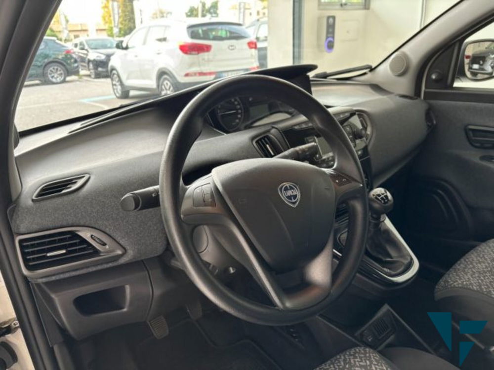 Lancia Ypsilon usata a Treviso (15)