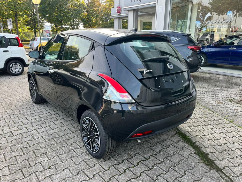 Lancia Ypsilon nuova a Milano (6)