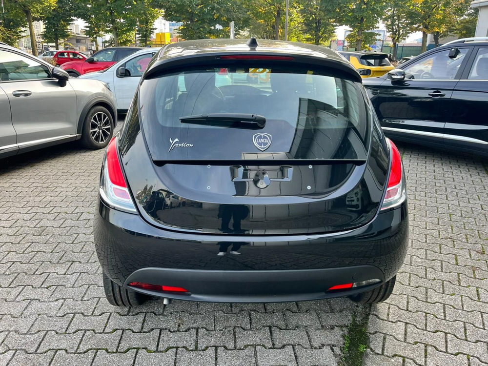 Lancia Ypsilon nuova a Milano (8)