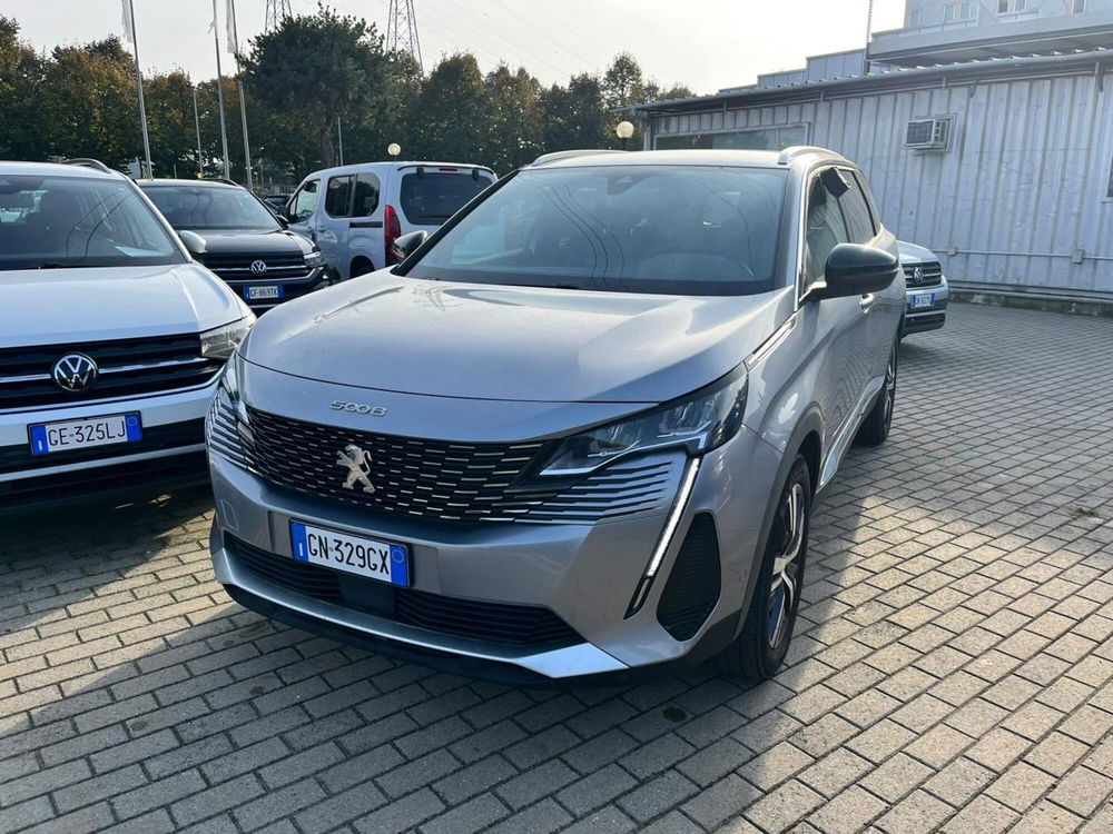 Peugeot 5008 usata a Milano