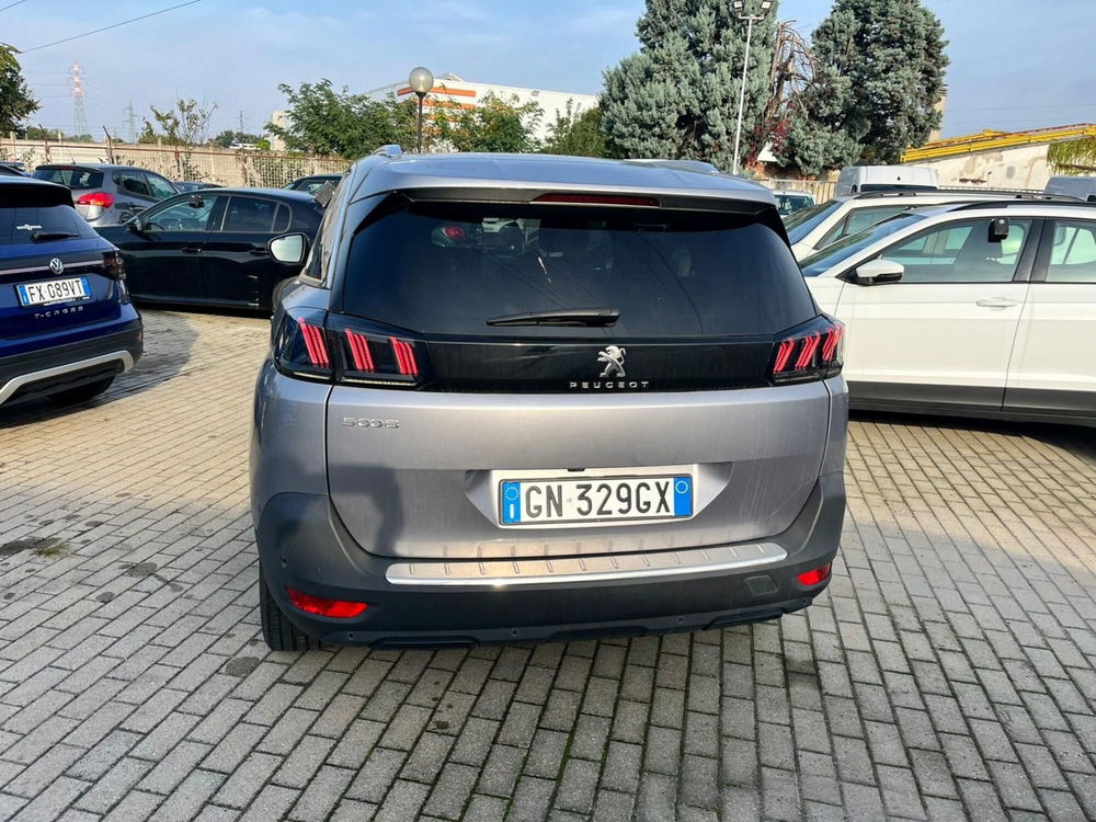 Peugeot 5008 usata a Milano (10)