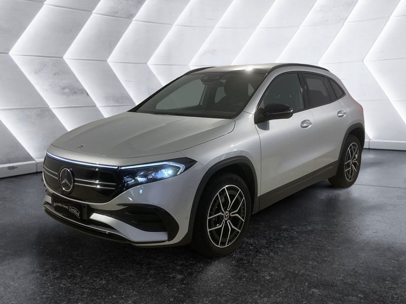 Mercedes-Benz EQA 250 Premium Plus  del 2023 usata a Napoli