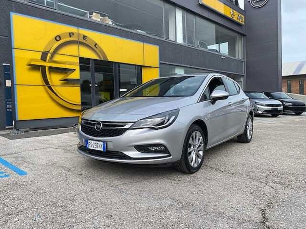 Opel Astra usata a Pesaro-Urbino