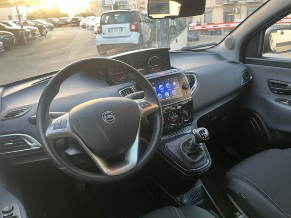 Lancia Ypsilon usata a Trapani (10)