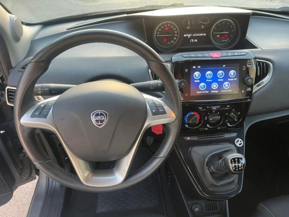 Lancia Ypsilon usata a Trapani (12)