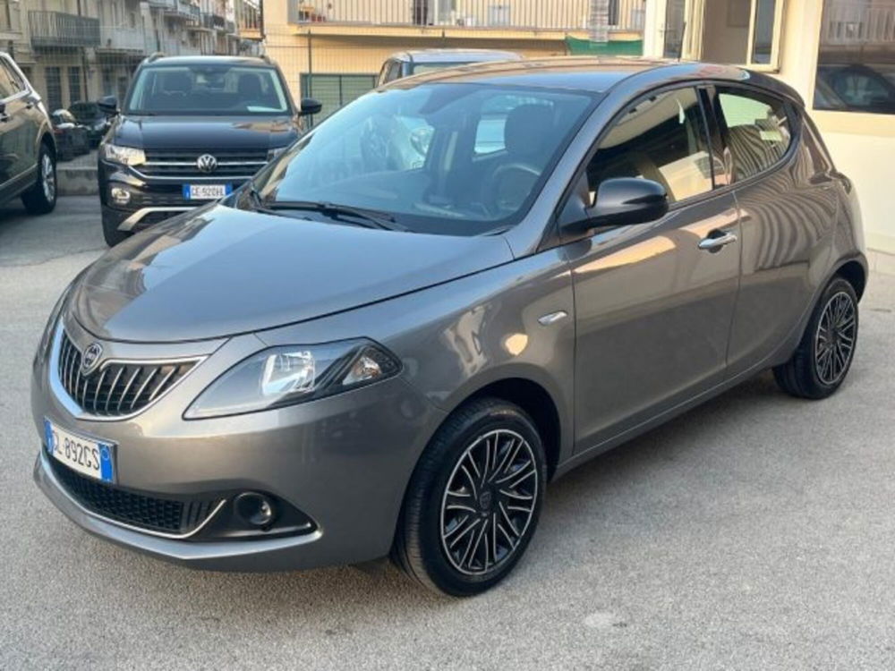 Lancia Ypsilon usata a Trapani (3)