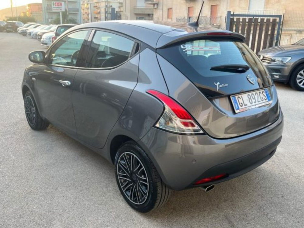 Lancia Ypsilon usata a Trapani (4)